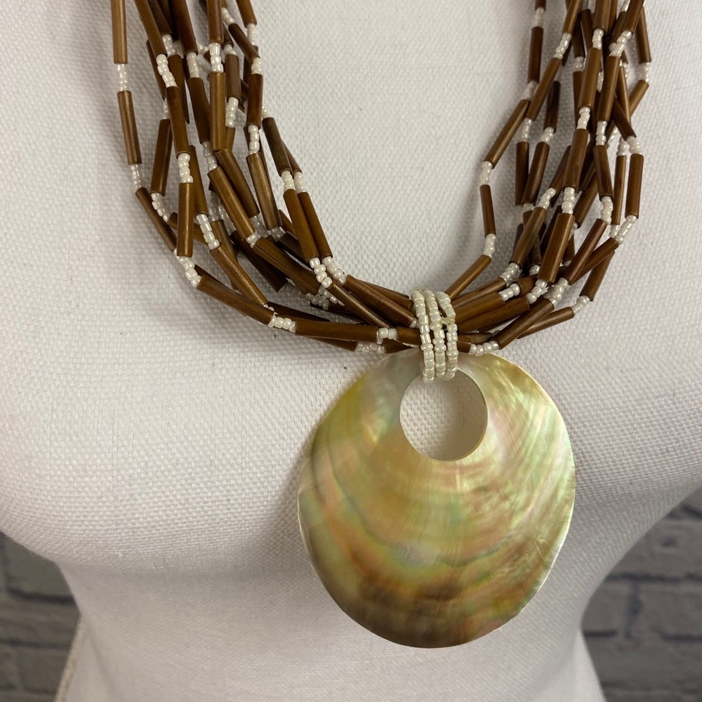 Shell beaded necklace - Picture 2 of 5